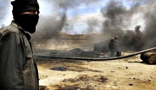 چاه نفتی «التیم» در محاصره ارتش سوریه/ ادامه خود زنی تروریست‌ها در درعا