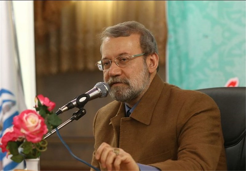 همه باید در زمینه «اقتصاد مقاومتی» تلاش کنیم/ دولت و مجلس زمینه حضور فعالانه مردم در اقتصاد را فراهم کنند