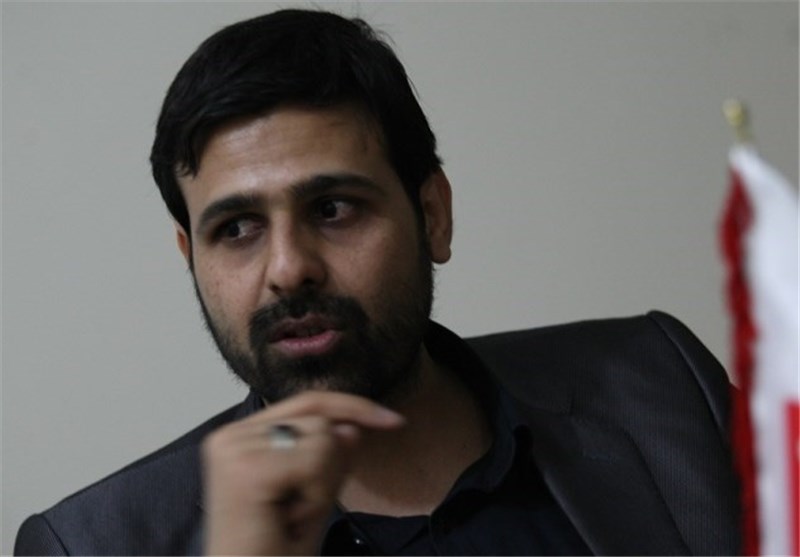 کسانی که توانایی اجرای صحیح اقتصاد مقاومتی را ندارند، به شعار بسنده می‌کنند