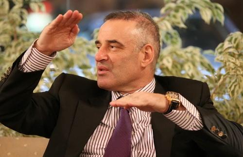 امیدوارم استقلال قهرمان شود