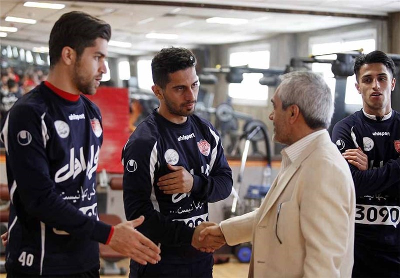 طاهری به پرسپولیسی‌ها پاداش داد 