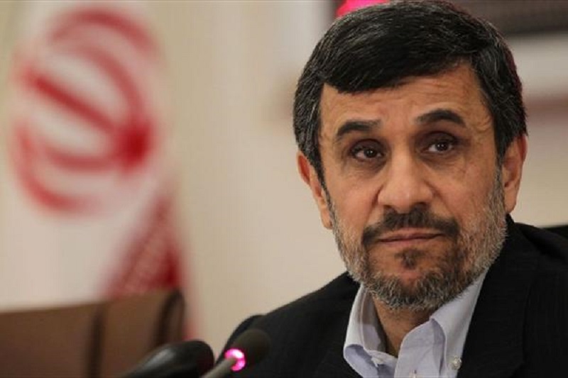 «احمدی نژاد»، «سوپرمن» شد +عکس