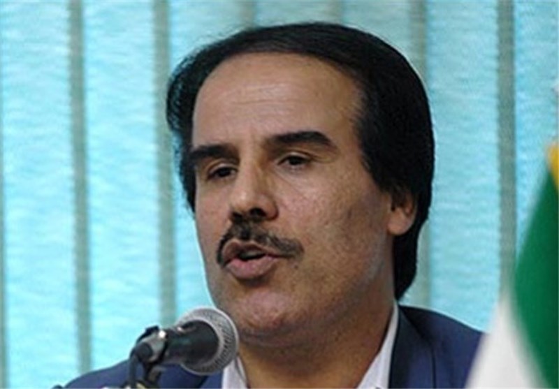 عارف نباید از کاندیداتوری برای ریاست مجلس انصراف دهد 