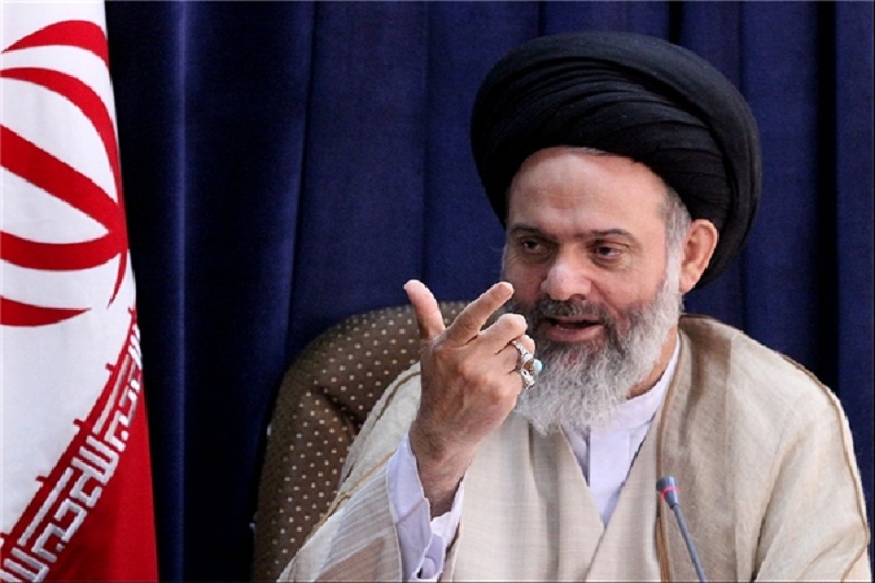 اقتصاد مقاومتی از جمله راه های حفظ کشور از تهاجم دشمن است/اجازه ندهیم دشمن از روزنه ها به کشور نفوذ کند