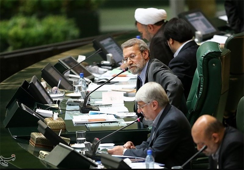 آقای لاریجانی منتخبان مجلس دهم را در تهران اسکان داده/ رئیس مجلس: منبع اطلاعات شما کجاست؟ 
