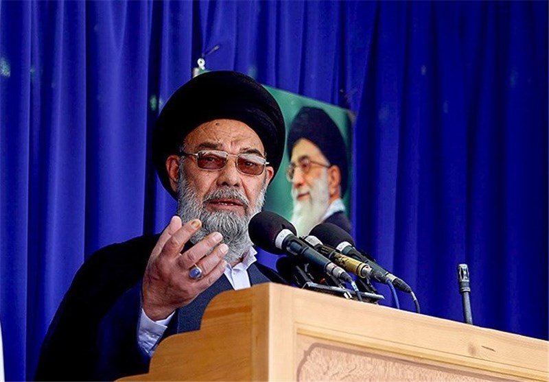 امنیت در کشور به سبب اقتدار نظامی ایران و نیروهای مسلح است/ارتش و سپاه باید خودکفا باشند