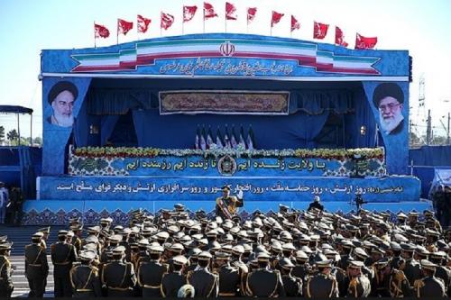 عکس:مراسم رژه روز ارتش با حضور حجت الاسلام حسن روحانی