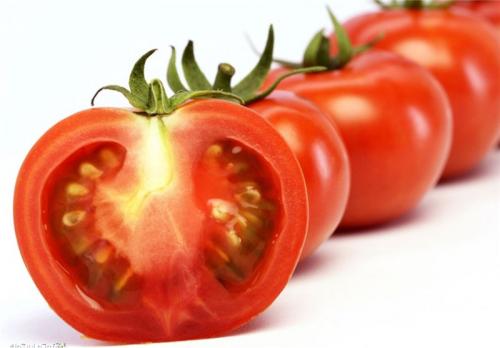 گوجه کیلویی ۴۵۰۰ تومان شد/رشد ۱۰۰درصدی قیمت در یک هفته