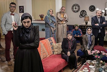 تماشای" ۵۰ کیلو آلبالو"ی فاسد بر پرده سینما