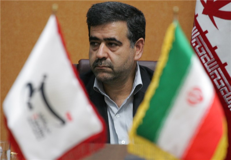 شربتهای آهن اطفال که شربت توتفرنگی از آب در آمد