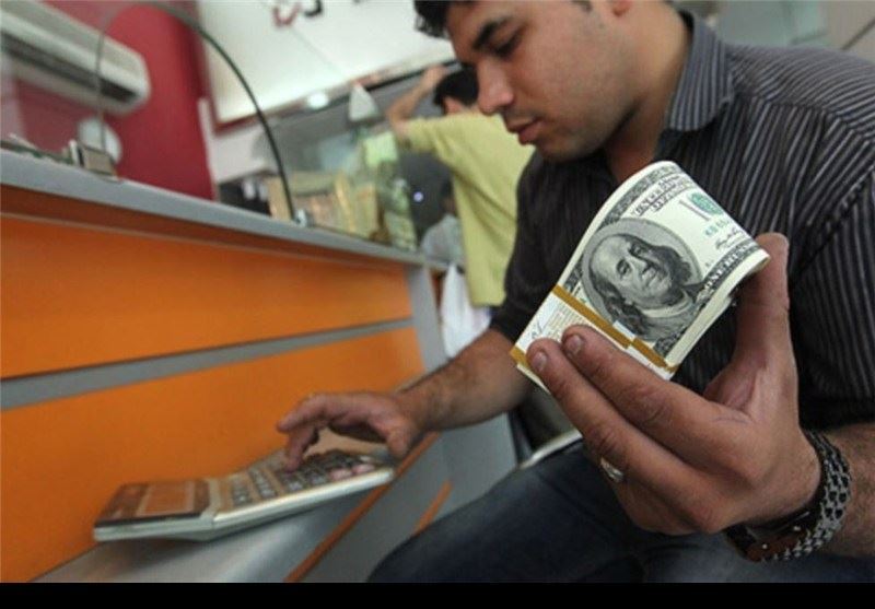 اقتصاد ایران معتادِ دلار است/دولت منتظر دلار است و تولیدکنندگان در انتظار تسهیلات 