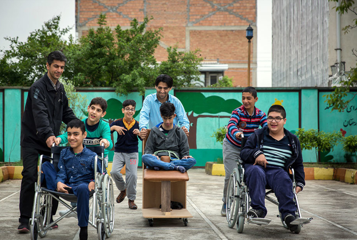 (تصاویر) معلمی خاص برای دانش آموزان خاص 