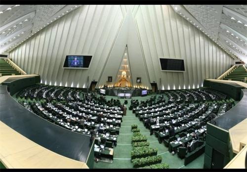 هیچ جریان سیاسی در مجلس دهم دارای اکثریت نیست 