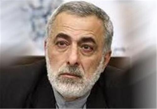 حجاج ایرانی باید در صورت حفظ عزت و امنیت به حج بروند/ آل سعود لیاقت برگزاری حج ندارد 