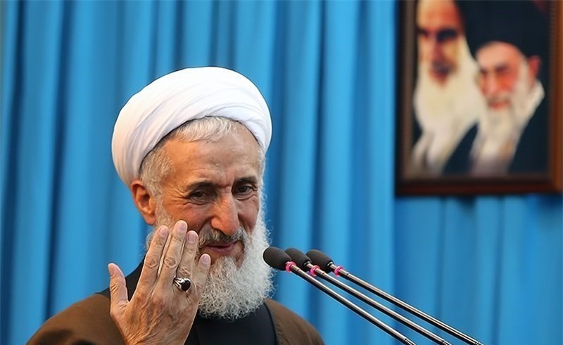 دولت به وضعیت معلمان و کارگران رسیدگی کند/ به حکم اسلام هرگز با آمریکا سازش نمی‌کنیم 