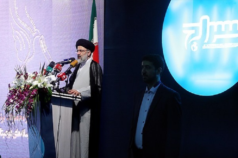 دشمن جنگ نرم را در پی شکست در مواجهه با انقلاب راه انداخت/ زیارت اهل بیت جوانان را در مقابل هجمه‌های جنگ نرم مصون می‌سازد