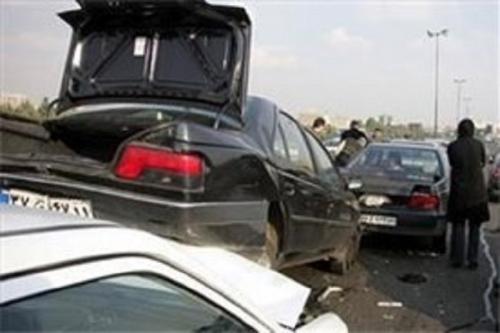 تصادف زنجیره ای 30 خودرو در قزوین/ 4 نفر مجروح شدند