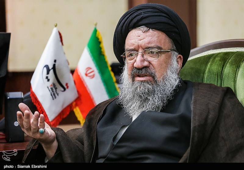 ملاقات با اعضای فرقه بهائیت «انحراف مسلّم» است/ نظر همه مراجع بر انحراف بهائیت است 