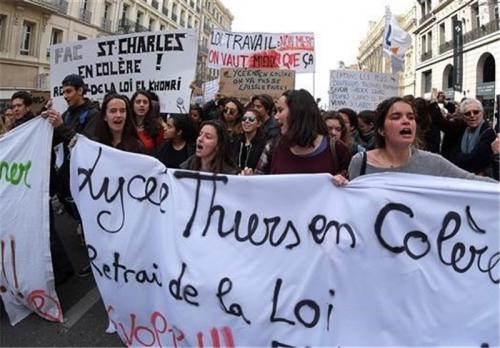 اعتراض‌ها در فرانسه به اصلاحات قانون کار ادامه دارد 