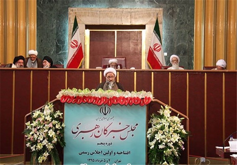 انتقاد از برخی مواضع روحانی/لزوم برخورد با فرزند یکی از مسئولان به دلیل دیدار با بهائیان 