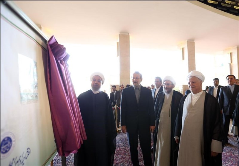 تمبر یادگاری دهمین دوره مجلس رونمایی شد+ تصاویر