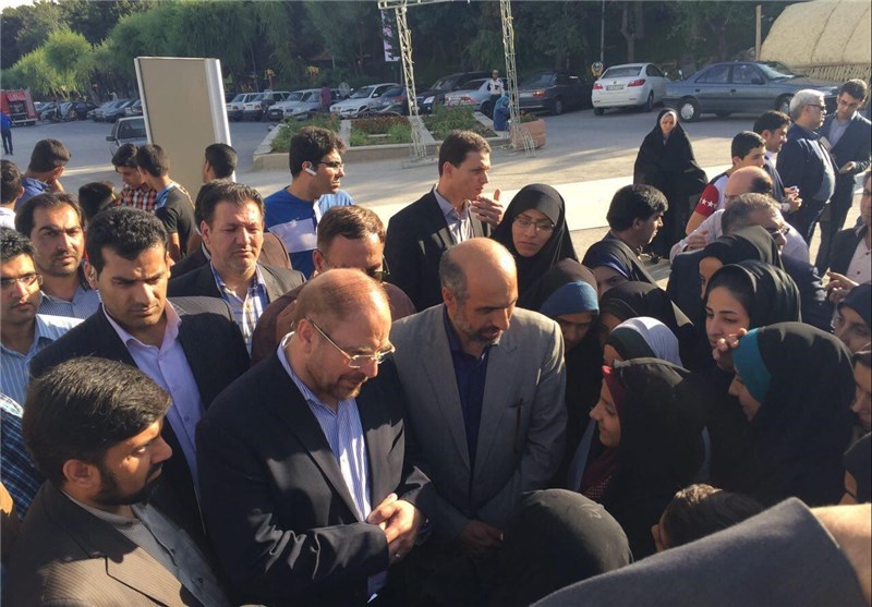  شهردار تهران با ایتام خرمشهر دیدار کرد