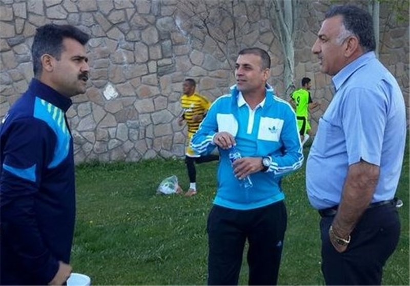 پورموسوی: یک بازیکن ملی پوش بازیکنان ما را هوایی می‌کند/ برخی باشگاه‌ها ناجوانمرد هستند