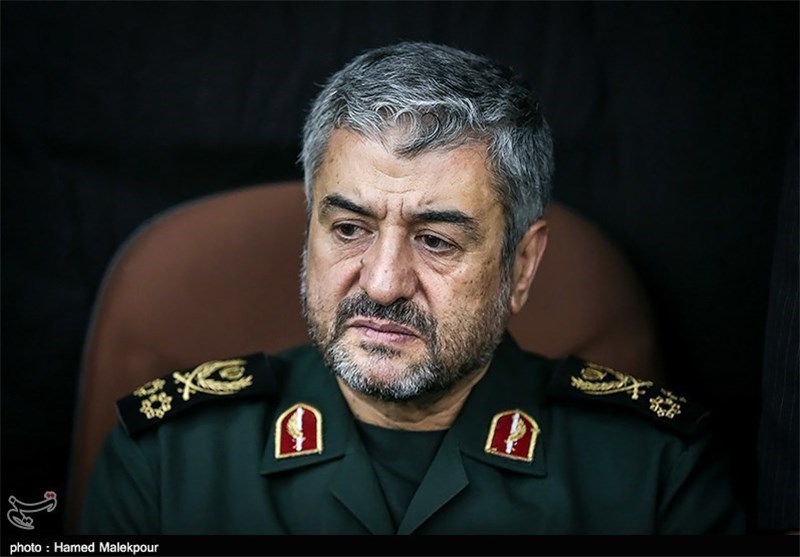تهدیدهای نظامی و امنیتی کم‌خطرترین تهدیدات برای انقلاب است‌‌/باید مراقب "تهدیدات فرهنگی" باشیم 