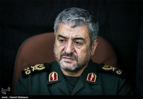 تهدیدهای نظامی و امنیتی کم‌خطرترین تهدیدات برای انقلاب است‌‌/باید مراقب "تهدیدات فرهنگی" باشیم 