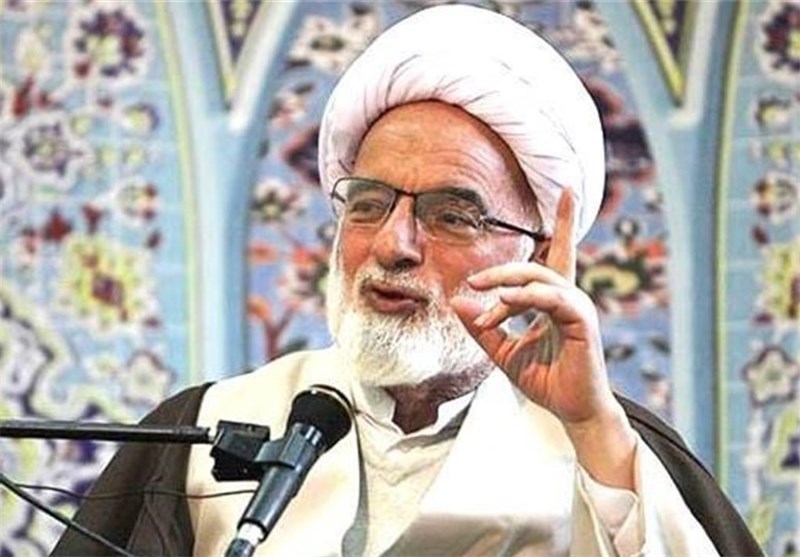 دشمنان به دنبال دوقطبی شدن جامعه اسلامی هستند/مردم و رهبری دینی عامل هویت بخشی به واقعه ۱۵ خرداد