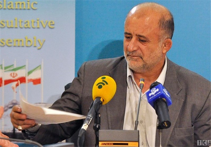 درآمد برخی افراد "۱۹۶برابر" کارگران است/ ۵۰درصد کارگران فاقد مسکن هستند/ حقوق ۸۱۲هزار تومانی کارگران ظلم است 