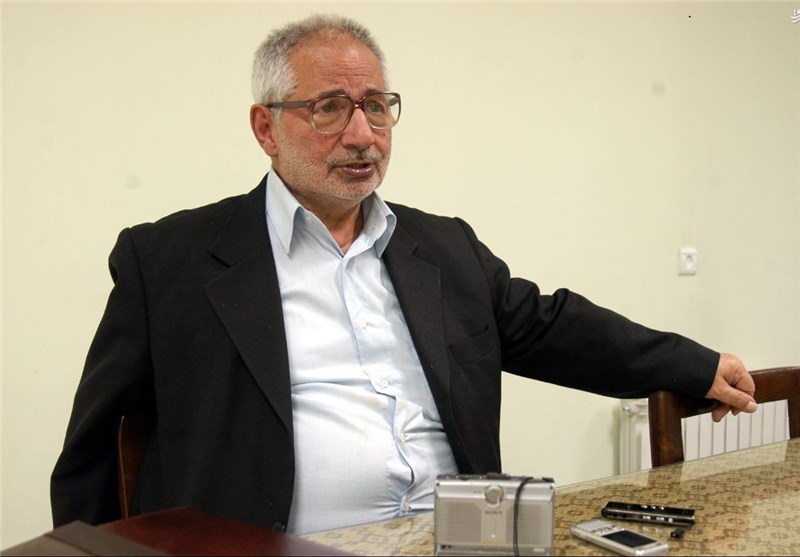 دشمن از تاکید رهبر انقلاب بر "انقلابی‌گری" هراس دارد/ رسانه رژیم سلطنتی انگلیس می‌خواهد امام را "سازشکار" معرفی کند 