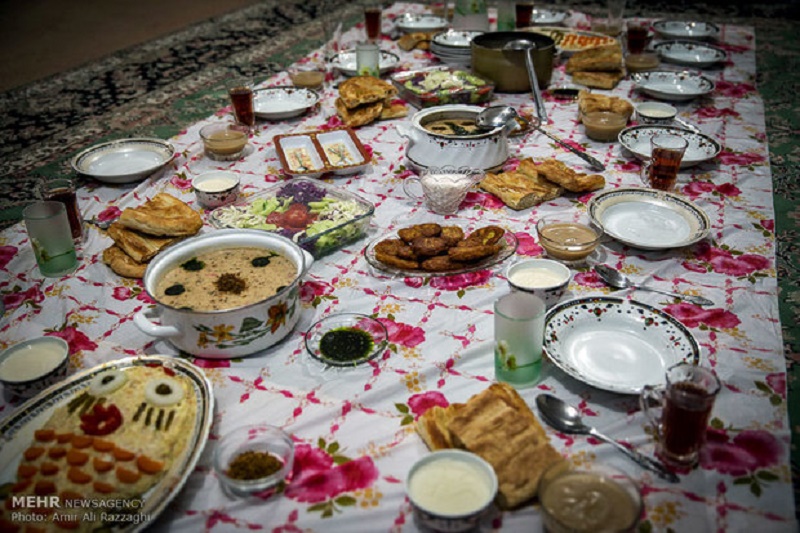 مصرف چای زیاد در سحر توصیه نمی شود/خوردنی های افطار تا سحر