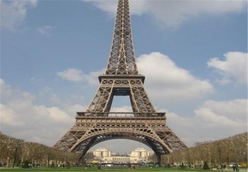 اعتصاب در فرانسه برج ایفل را تعطیل کرد 