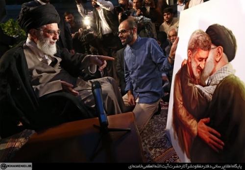 رهبر انقلاب با دیدن نقاشی چهره حاج احمد چه گفتند؟ +عکس 
