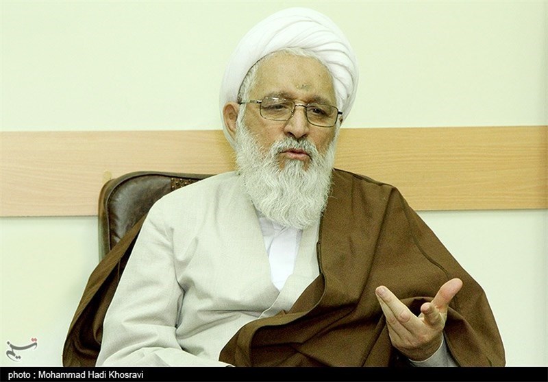 مسئولانی که حقوق‌های نجومی دریافت کردند "برکنار" شوند/ مبالغ به بیت‌المال بازگردانده شود 