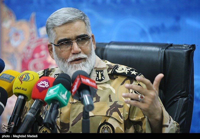 امیر پوردستان: عزم نیروهای مسلح هر روز برای دفاع از کشور صدچندان میشود/اجازه ندهیم برخی نیروهای مسلح را تضعیف کنند