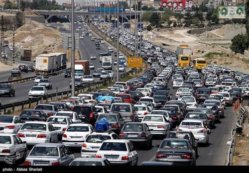  ترافیک در محورهای منتهی به استان های شمالی آرام گرفت/مسافران بازگشت خود را موکول به روز جمعه نکنند 