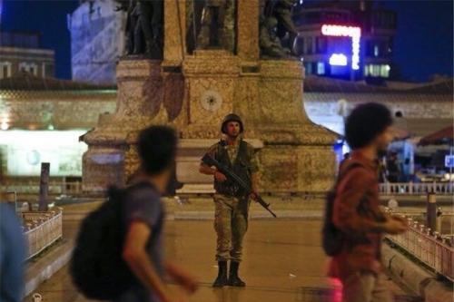 عکس: خیابان‌های استانبول پس از کودتا