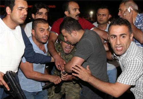 همدستی عادل الجبیر با کودتاچیان در ترکیه 