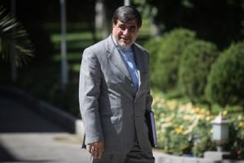 وزارت را زمین بگذار! / آقای جنتی تعامل بهتر از تقابل نیست ! 
