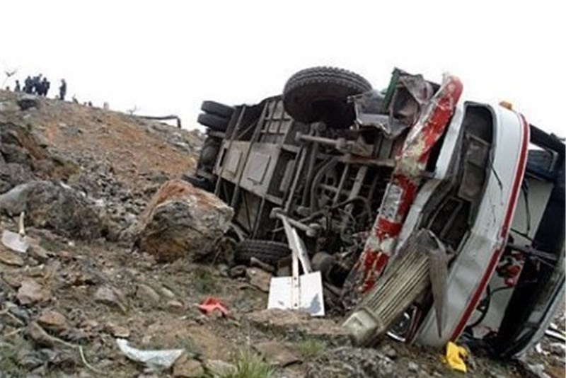 کشته‌های حادثه واژگونی اتوبوس در محور کرج- چالوس به ۱۶ نفر رسید