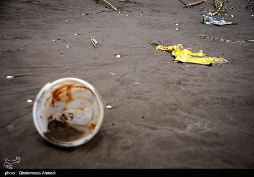 گزارش تصویری: بحران زباله در ساحل دریای خزر 