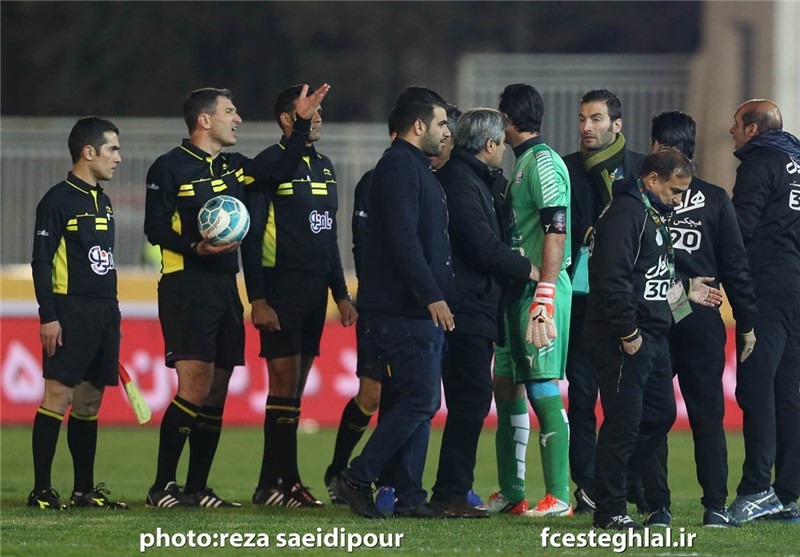  اکبریان برای استقلال سوت می‌زند/حق‌وردی داور دیدار گسترش فولاد - پرسپولیس شد 