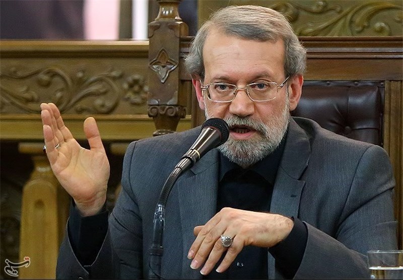  لاریجانی: در قراردادهای نفتی به وزیر نفت گفتم "اصلاحاتی" صورت گیرد/ برخی مسئولان سرمایه‌گذاران را خسته کرده‌اند 
