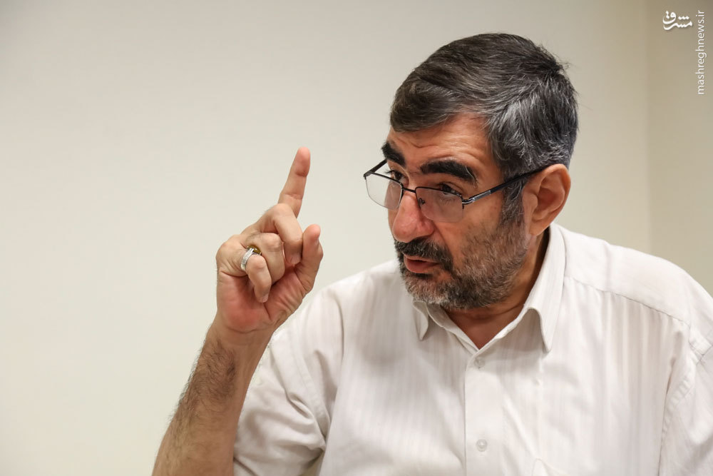«فاطمیون» پیش‌قراول نبرد سوریه بودند/ حماسه افغان‌ها، مثال‌زدنی است /«ارتش» چندین لشکر داوطلب شهادت دارد / والله به مدافعان حرم ماهیانه حداکثر 100 دلار هدیه می‌دهند 