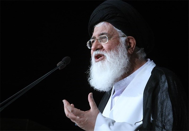 آیت‌الله علم‌الهدی: اجناس بُنجل خارجی بازار مشهد را تسخیر کرده/ "دیوار آهنین" در مقابل کالای قاچاق ایجاد کنیم