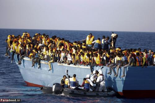 تصاویر/ لحظه نجات مهاجران از آب‌های مدیترانه 