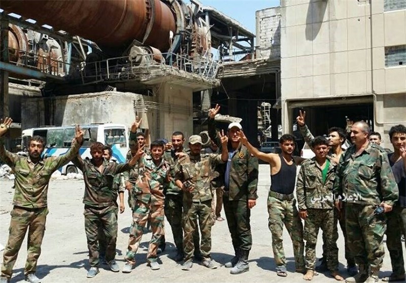  آزادسازی چند منطقه دیگر در جنوب حلب/ محاصره تروریست‌ها در حلب کامل شد