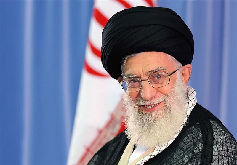  بازدید امام خامنه‌ای از نمایشگاه دستاوردهای وزارت دفاع 